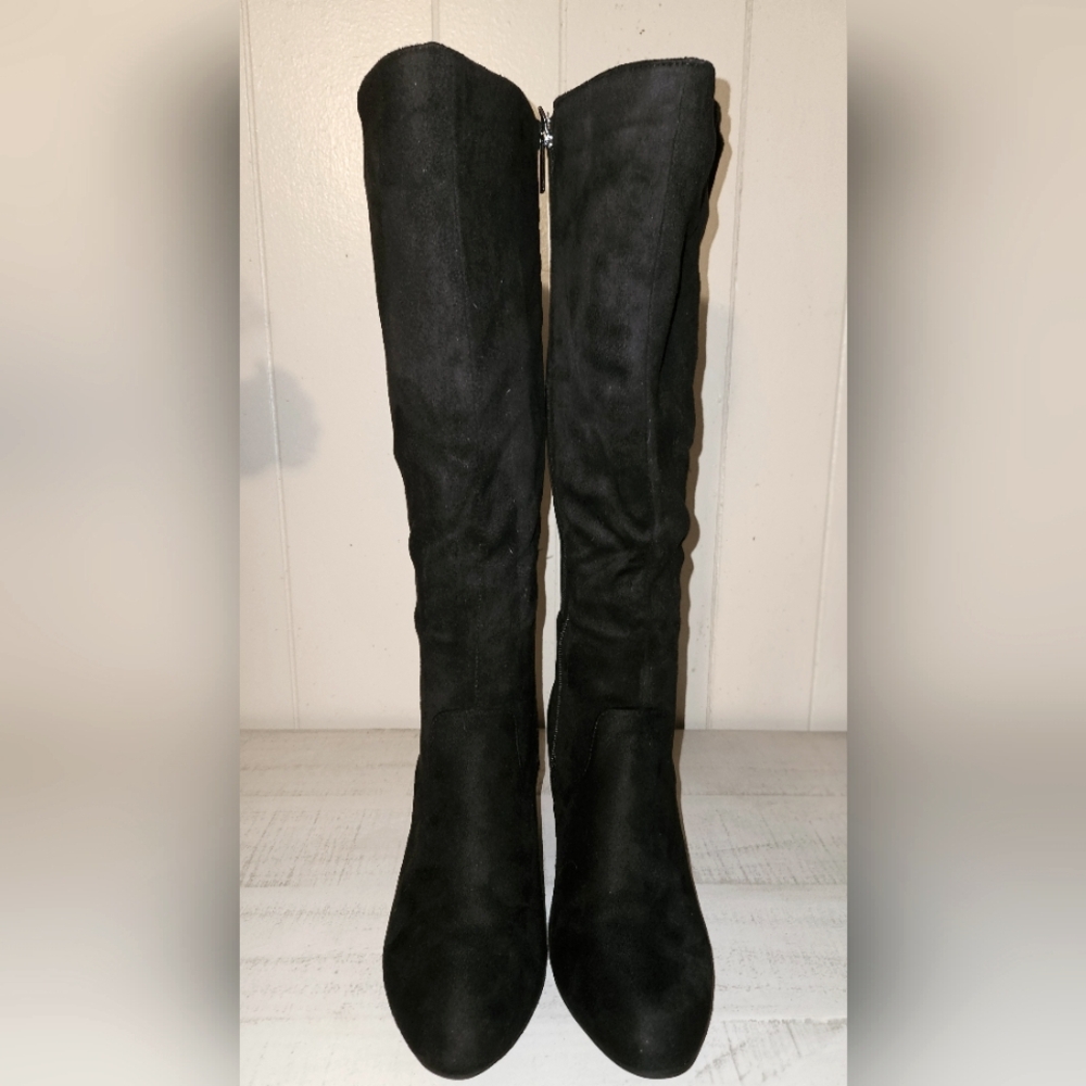 Avenue Fay Black Tall Boots With Gold Threading - Size 9.5W - NIB